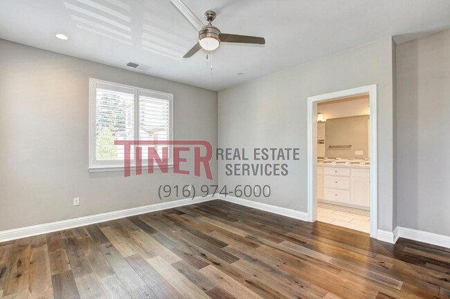 Building Photo - Huntington Sierra Oaks Gem with Fabulous A...