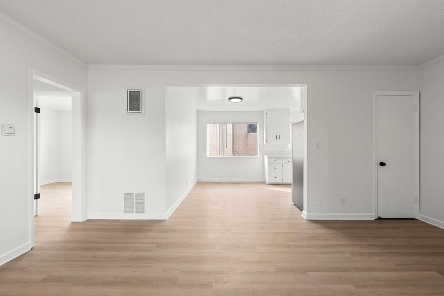 Interior Photo - 20404 Cohasset