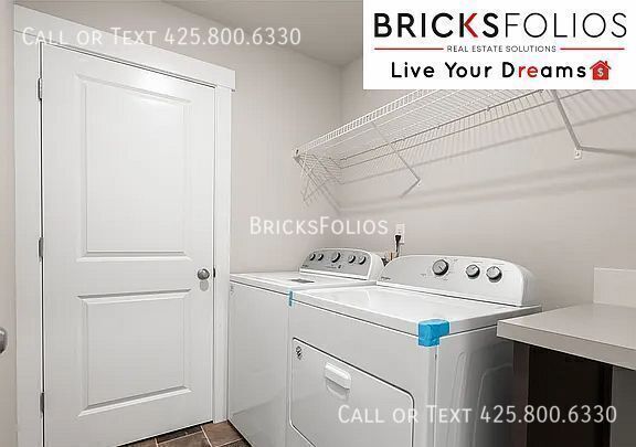 Building Photo - Captivating 5-Bedroom Home with Exceptiona...