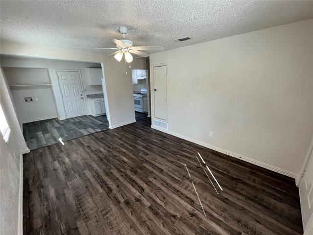 Building Photo - 1321 Woodcrest Dr