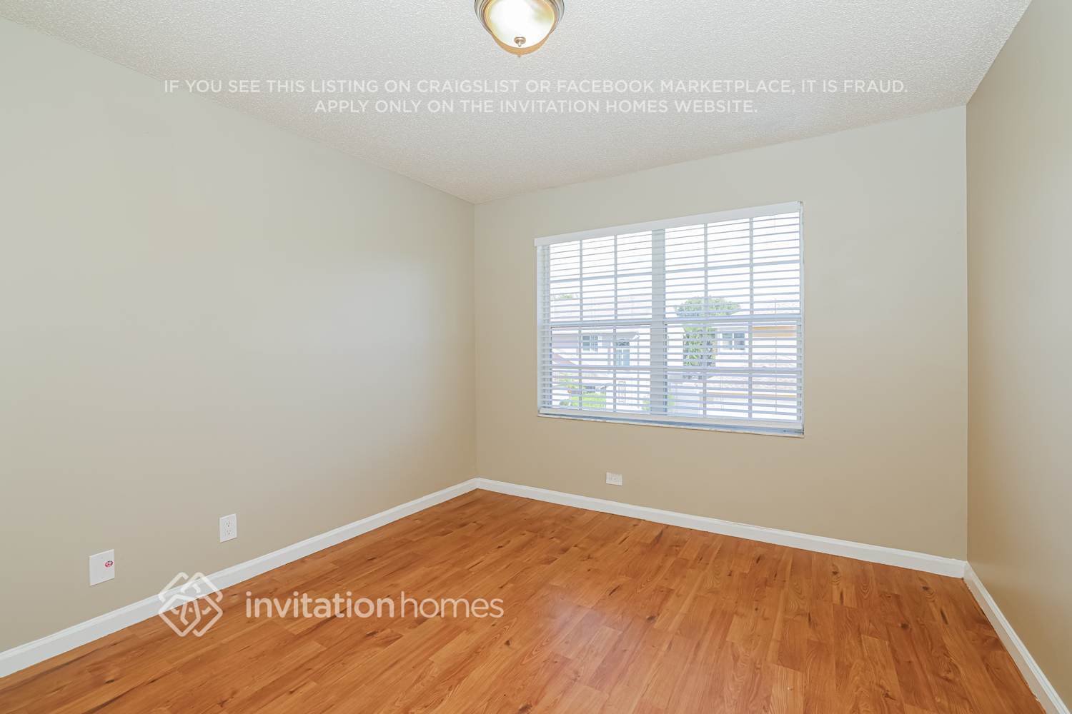 Building Photo - 1081 Fairfax Cir W