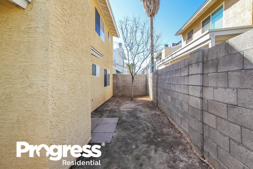 Building Photo - 3552 E Le Marche Ave