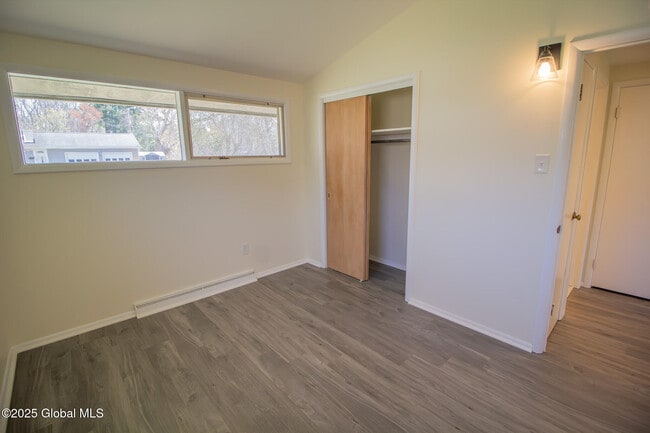 Building Photo - 20 Knadler Dr