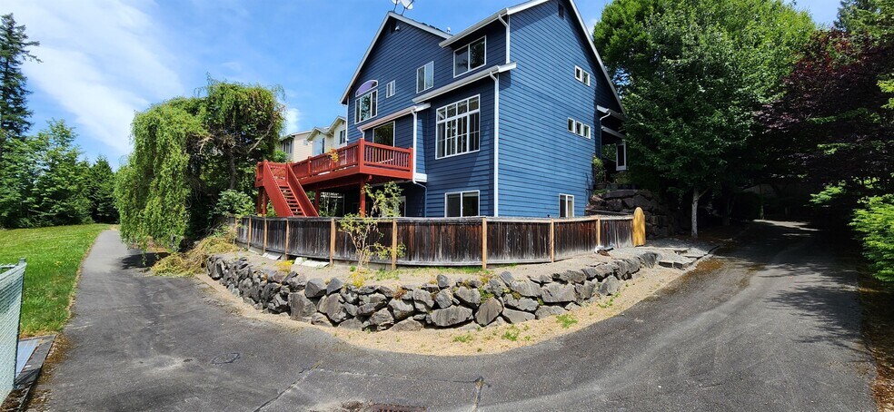 Building Photo - 1523 225th Pl SE
