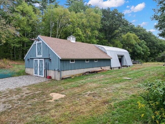 Building Photo - 123 Pond St