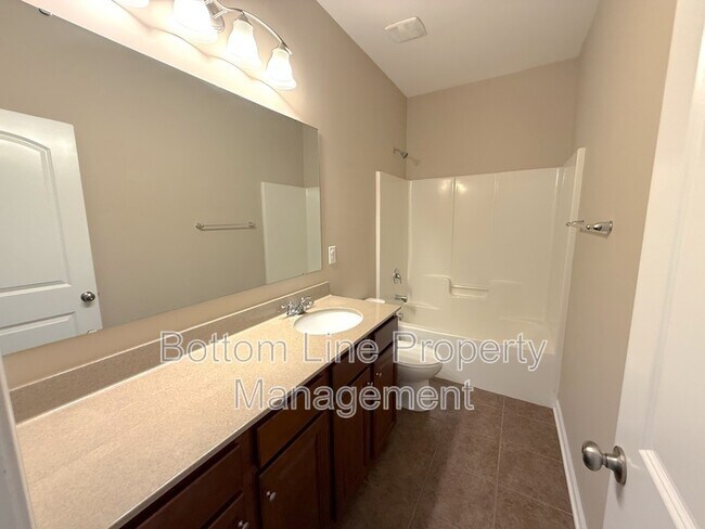 Building Photo - 178 Alexandria Dr