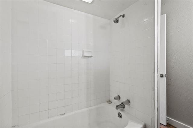 Building Photo - 909 W Chestnut St