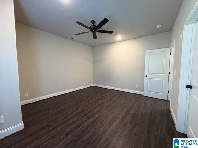 Building Photo - 4401 Lennox Pl