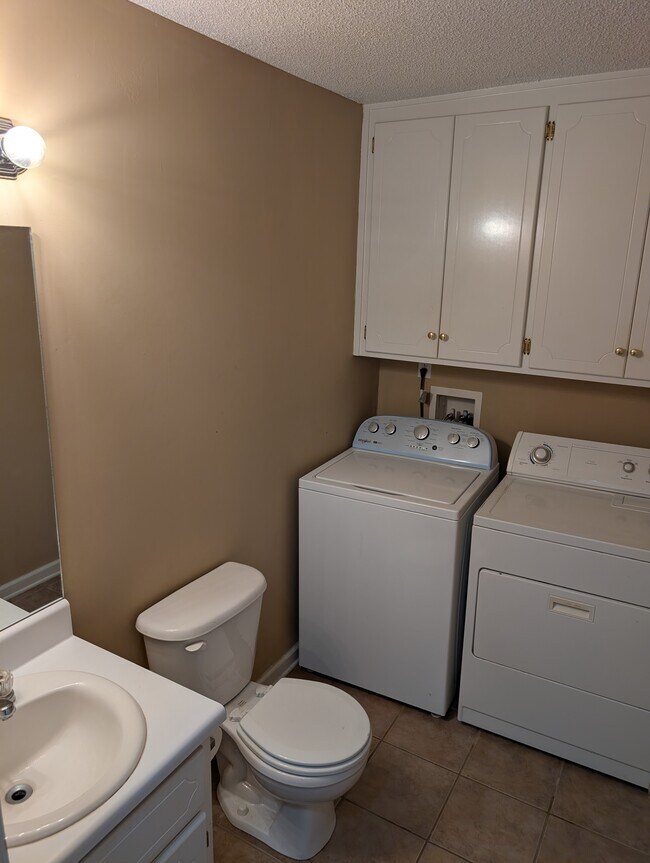 Building Photo - 125 Woodberry Dr