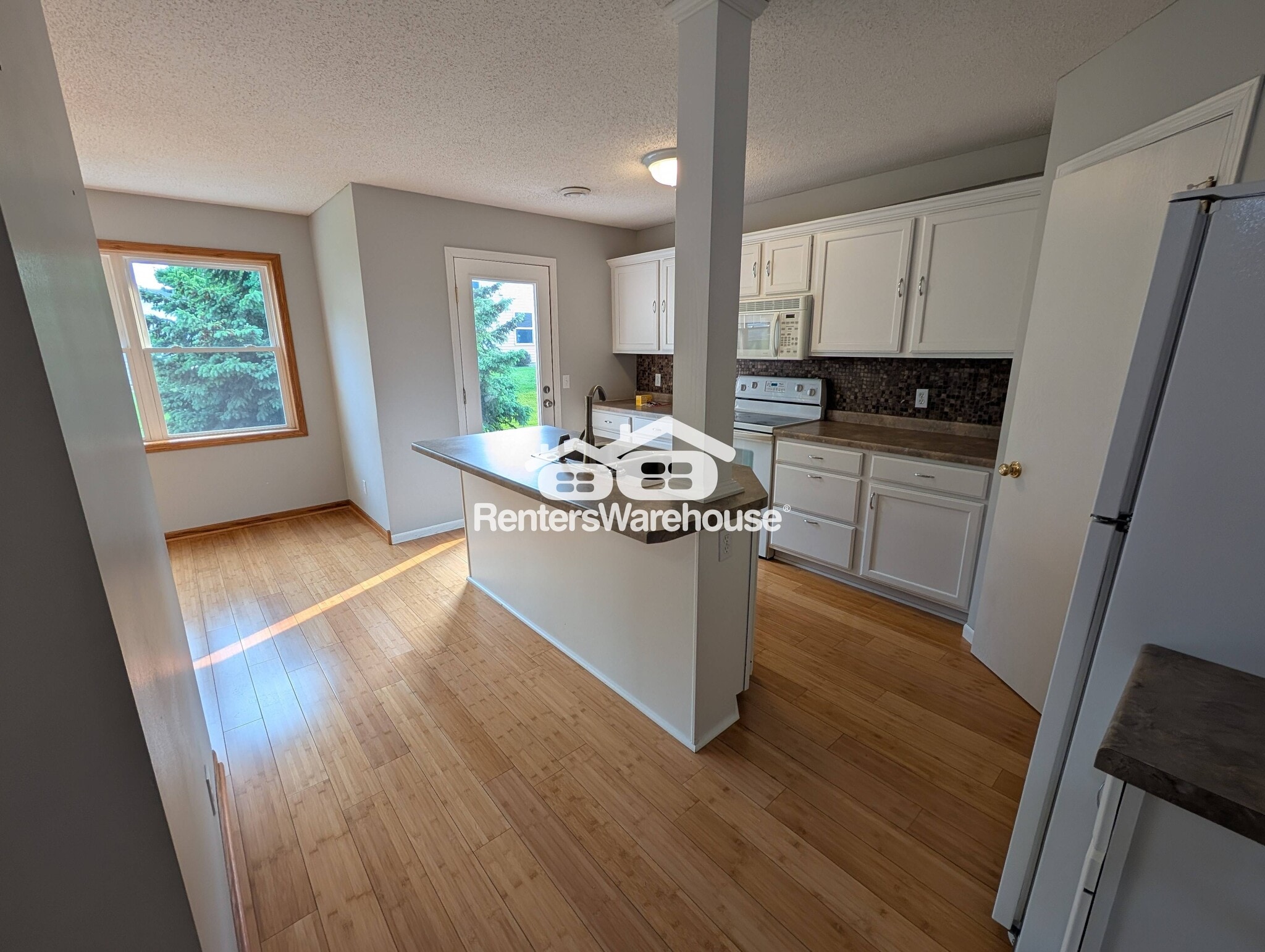 Building Photo - 10549 64th Way NE