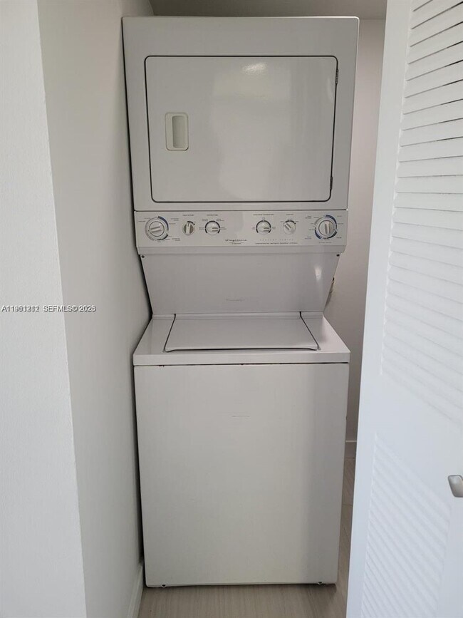 Building Photo - 10001 W Atlantic Blvd