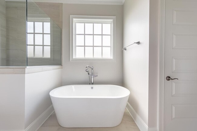 Building Photo - 2077 McAvoy Dr