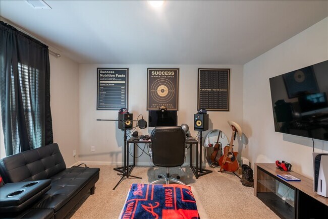 Building Photo - 2514 Piering Dr