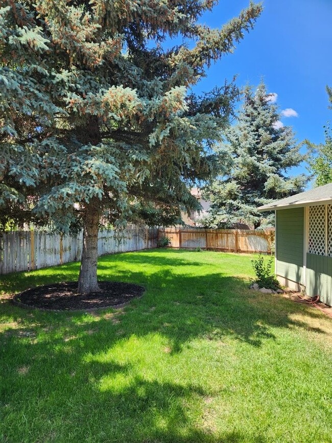 Building Photo - 2479 Holiday Ranch Loop Rd