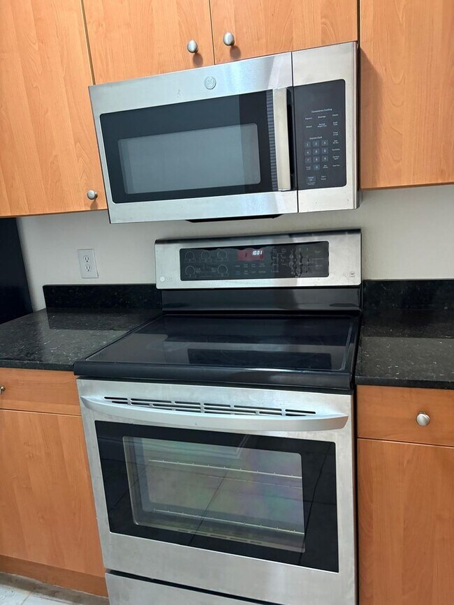 Building Photo - Beautiful Condo in Verano Delray