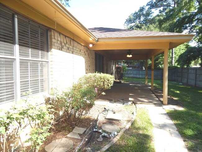 Building Photo - Gorgeous 3 Bedroom Home w/Workshop in Tyler!