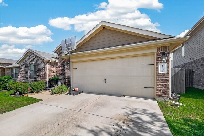 Building Photo - 18306 Pelham Holw Trl