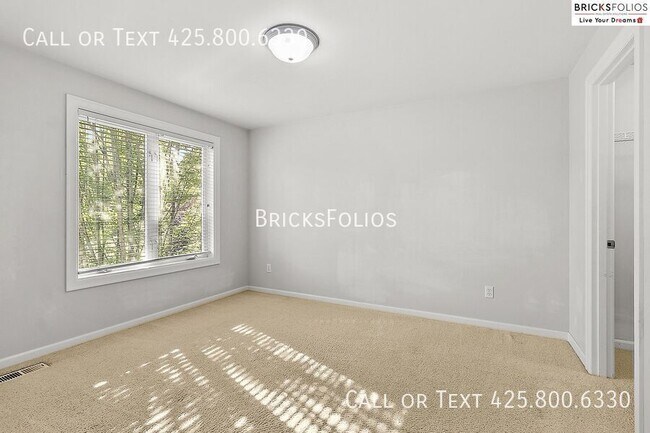 Building Photo - 2830 206th Terrace NE