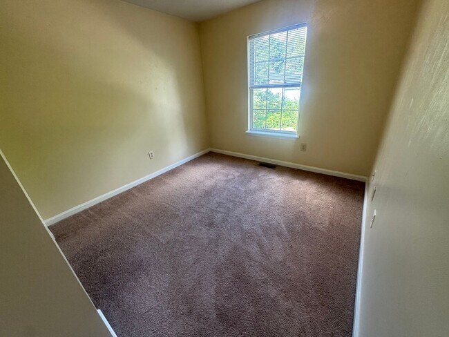 Building Photo - 1419 Jenninfer Drive