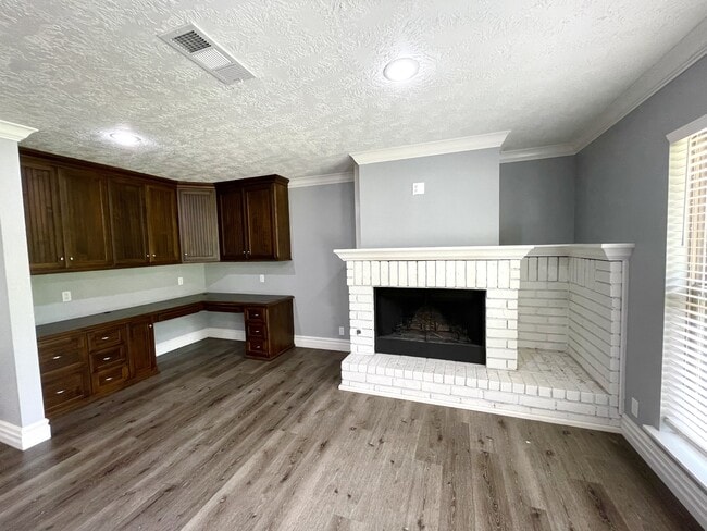Building Photo - 1365 Wisteria St