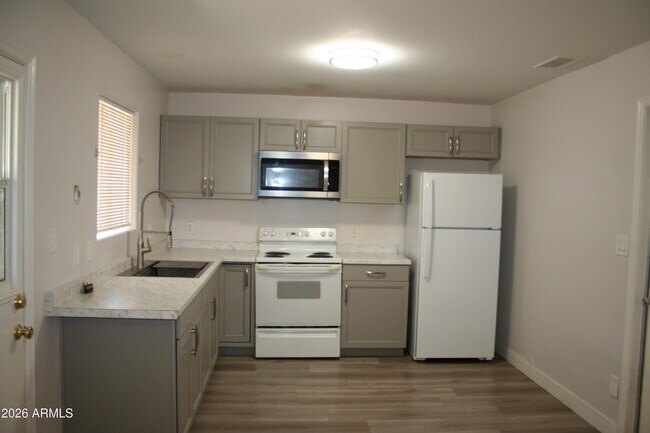 Building Photo - 8901 E Waco Ct