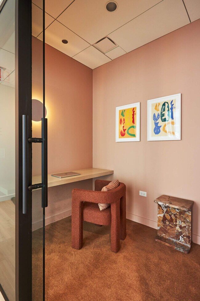 Building Photo - 1006 S Michigan Ave