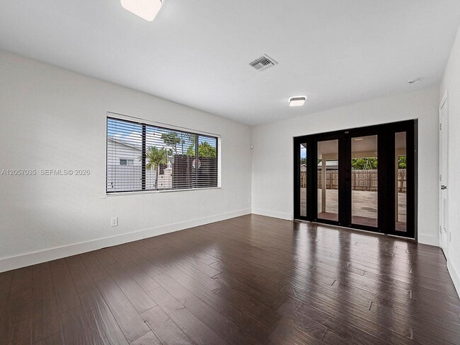 Building Photo - 16321 SW 96th Ave