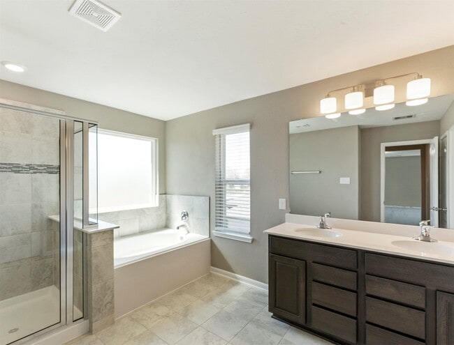 Building Photo - 5712 Bluebonnet Ln