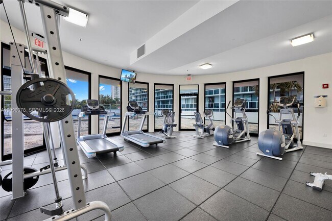 Building Photo - 20515 E Country Club Dr