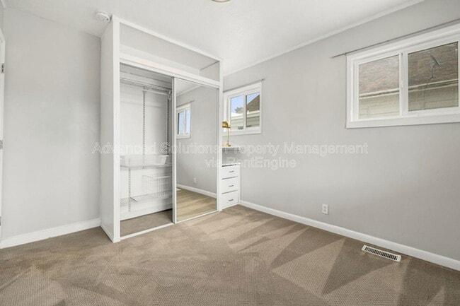 Building Photo - 486 2nd Ave