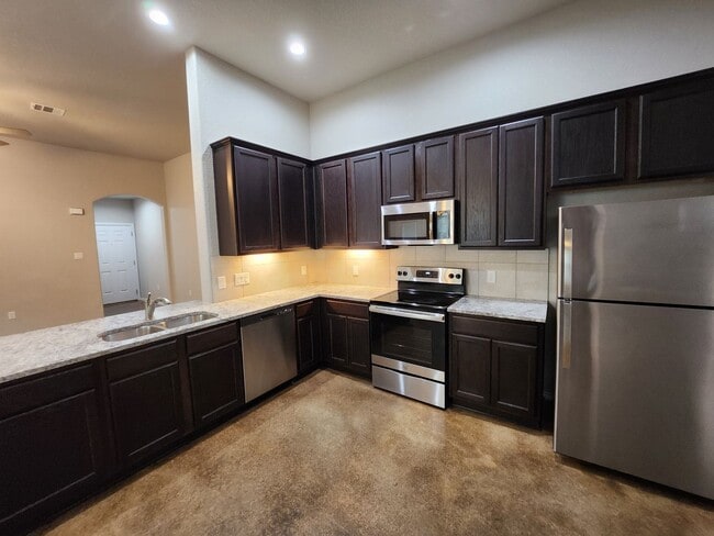 Building Photo - 620 Heathers Wy
