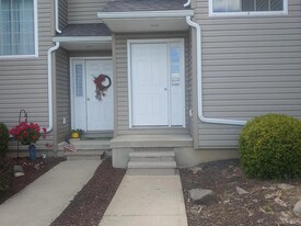 Building Photo - 656 S Keyser Ave