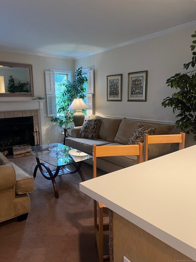 Building Photo - 912 Old Pond Ln