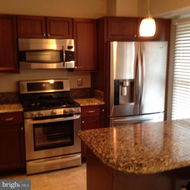 Building Photo - 6559 River Tweed Ln