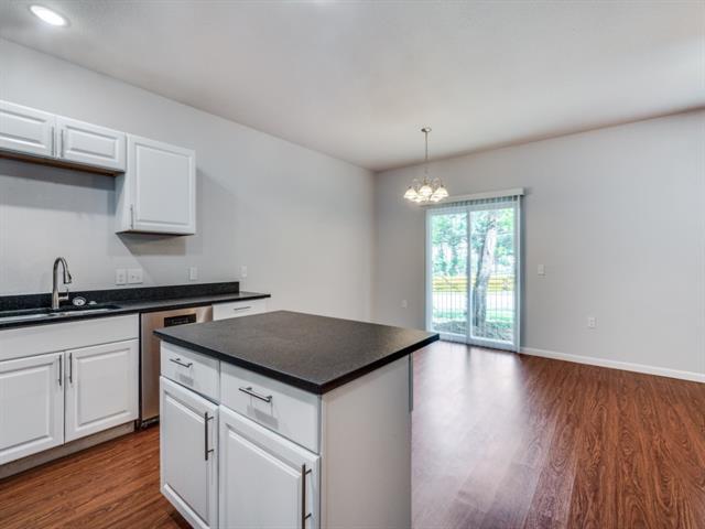 Building Photo - 751 Pipeline Ct