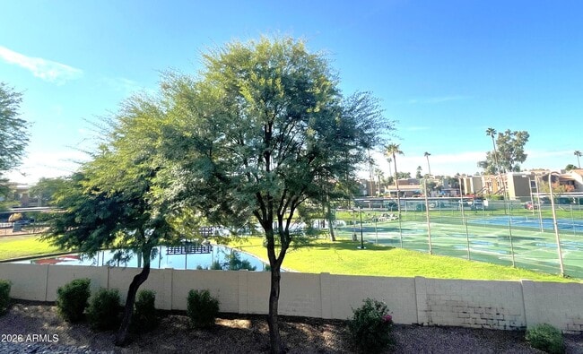 Building Photo - 955 E Knox Rd