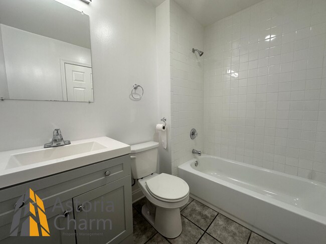 Building Photo - Updated 2 Bedroom 1.5 Bath Home with Deck,...