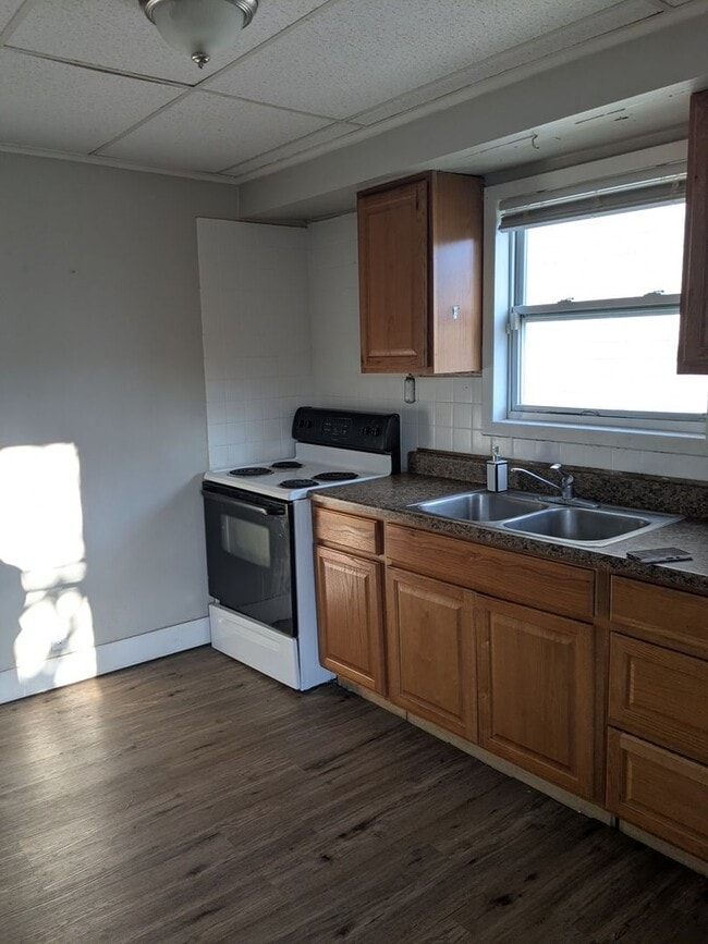 Building Photo - 3303 4th Ave