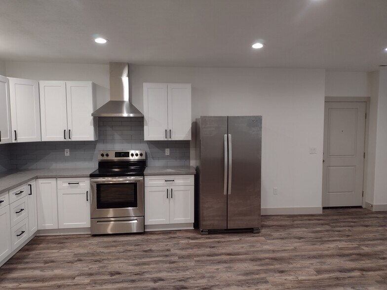 Stove and refrigerator - 6821 S Cook Dr