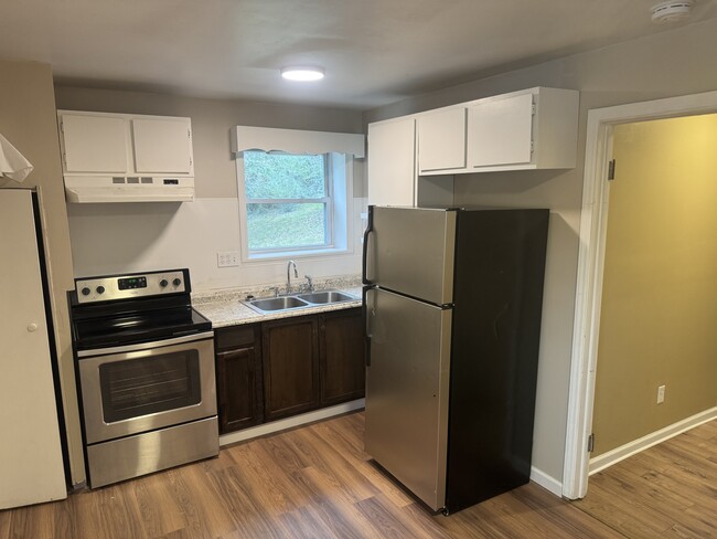 Kitchen - 1724 Old Haywood Rd