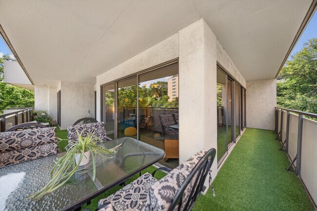 Building Photo - 5300 Columbia Pike