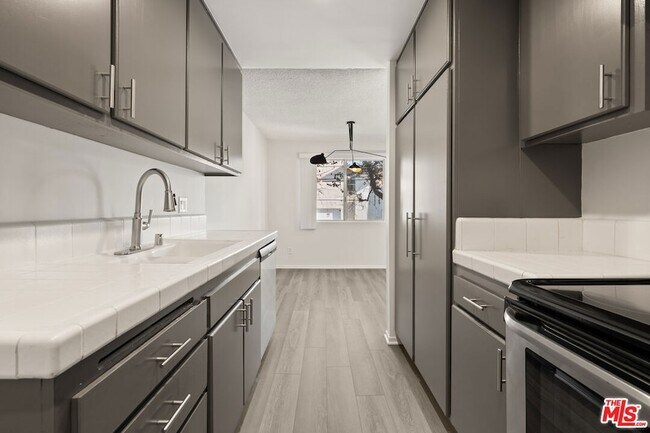 Building Photo - 1457 Butler Ave