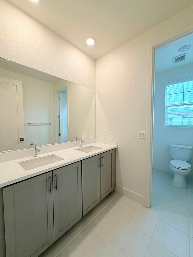 Building Photo - 6734 Ishan St