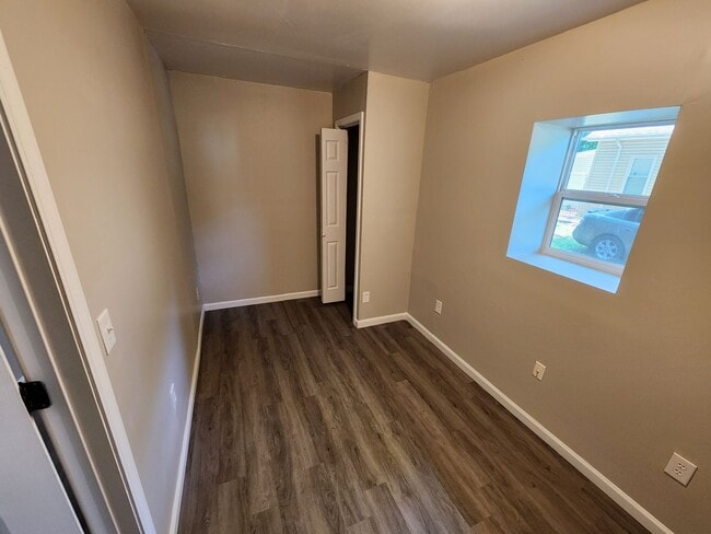 Building Photo - Spacious 3-Bedroom, 1-Bathroom Home AVAILA...