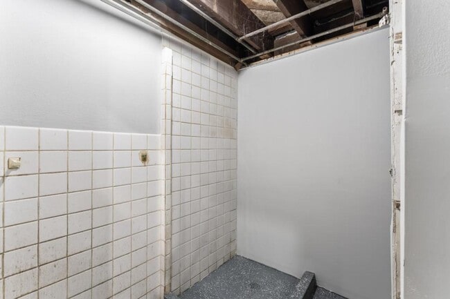 Building Photo - 5613 Jennings Station Rd