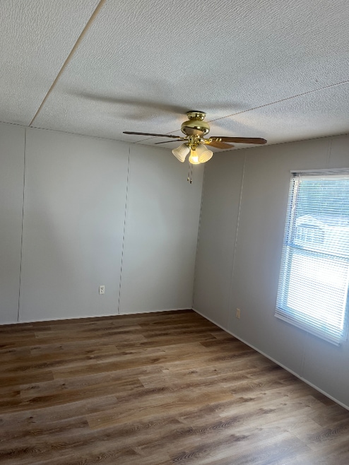 Building Photo - 108 Ells Country Estates