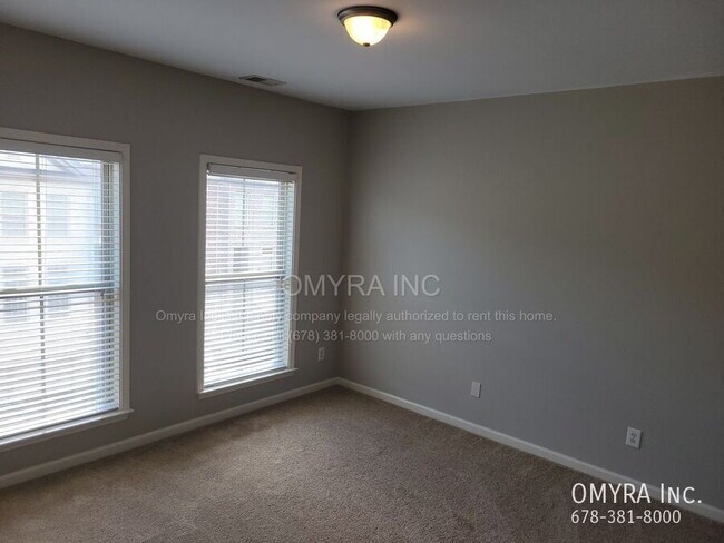 Building Photo - Luxurious 3 Bedroom Townhouse in Atlanta!