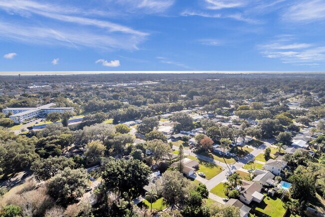 Building Photo - Modern, Move-In-Ready 3/2 Home with Spacious Yard & Garage |