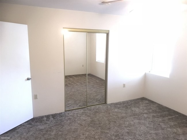 Building Photo - 2 br, 1 bath Apartment - 25 Main St B-2