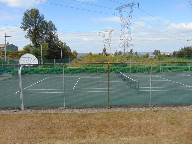 Building Photo - Beautifully Updated 2 Bedroom/2 Bath Renton Condo!